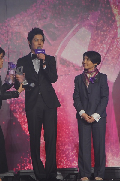 Mejor Grupo de Asia, SS501 – Mejor Estrella de Asia, triple corona, Kim Hyun Joong 2009121510502010022