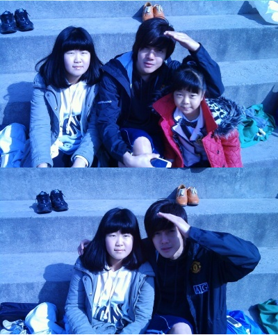 [11.03.10] Kim Hyun Joong fue a un partido de fútbol y se tomó fotos con las fans Screenshot2010-03-09at104422am